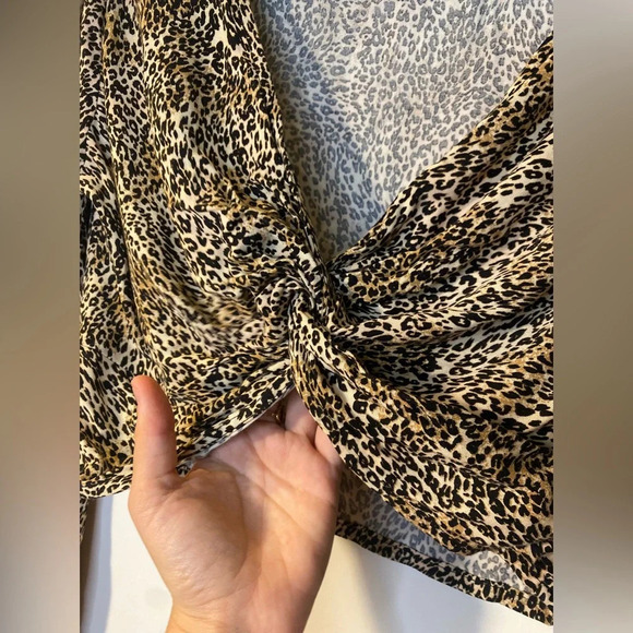 Urban Outfitters|| Crop Twisted Long Sleeve Leopard Print Top Size Small - Picture 2 of 9